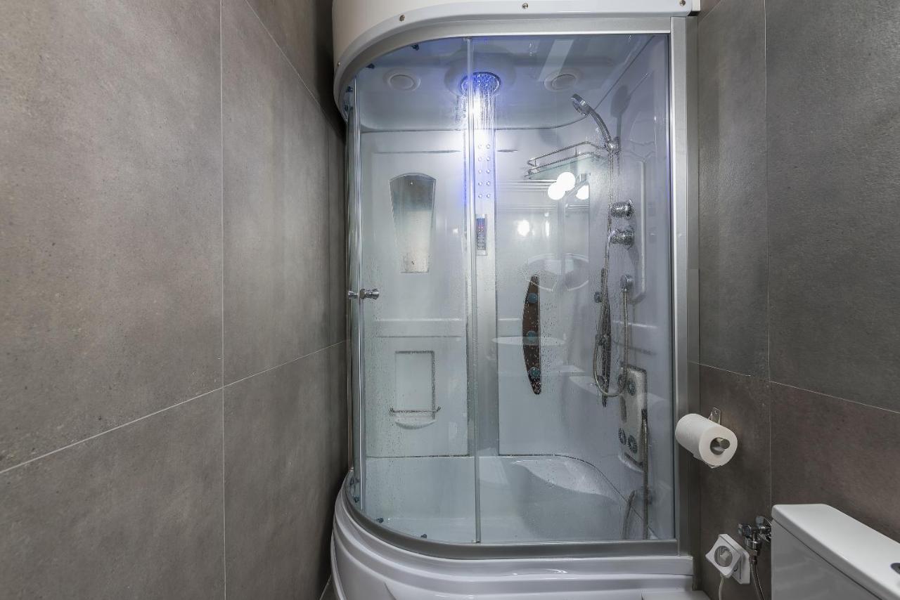 Iguana Gold Luxury Suites 1Min From Ermou Str Atina Dış mekan fotoğraf